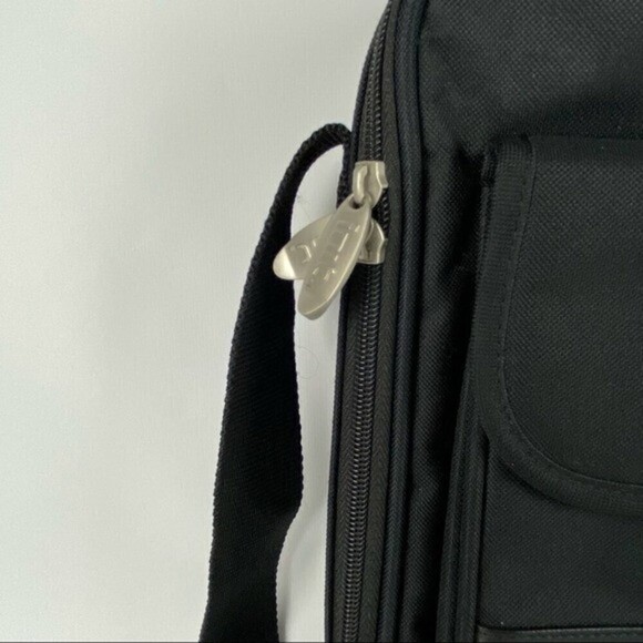 Int Laptop Bag with Shoulder Strap Black 15.6" Laptop - Picture 4 of 11